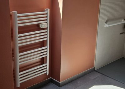 salle de bain style pmr avec receveur 1800x1000 mpc plombier8